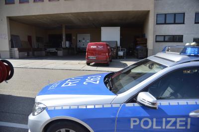 Filderstadt-Bonlanden: Gefahrstoff tritt in Firmenhalle aus - Mehrere Verletzte